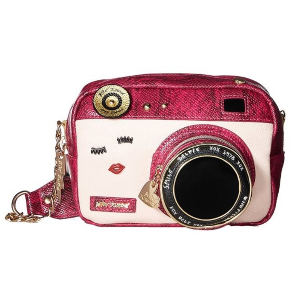 NWOT Rare Betsey Johnson Close Up Fuchsia Camera Crossbody Bag Purse